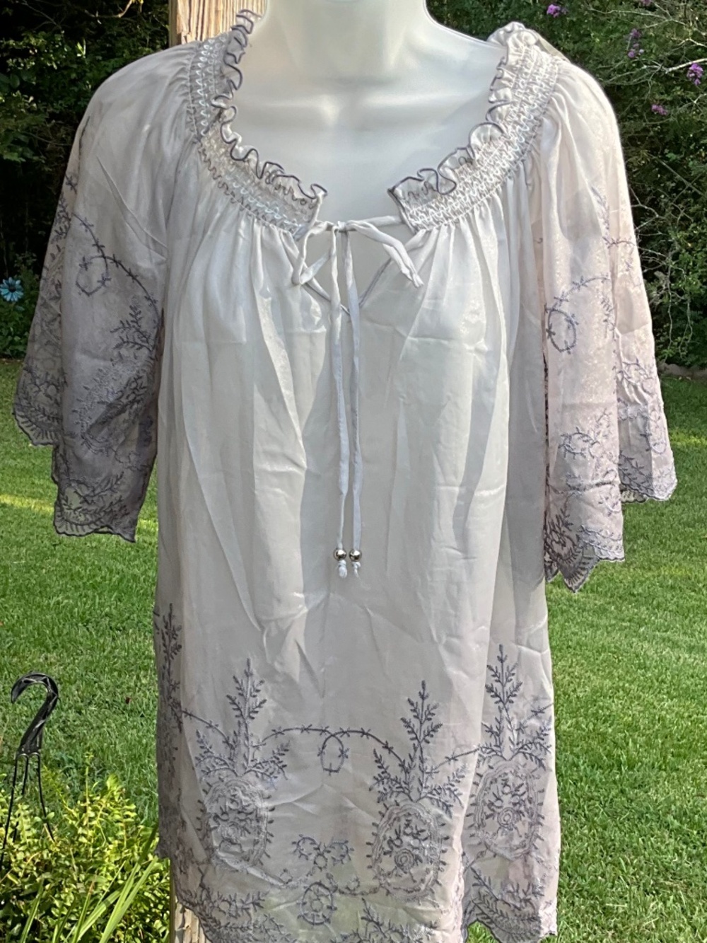 Jannie & Marlis • Sheer Embroidered Boho Tunic • camisole • Gray • Size L - Picture 3 of 11